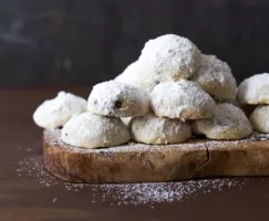 Biscuits boules de neige aux pépites de chocolat